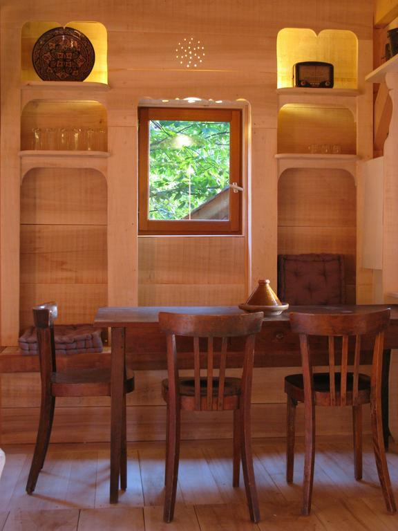 Les Cabanes Du Tertre Urval Habitación foto